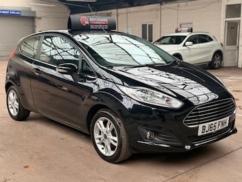 2015 (65) - 1.25 82 Zetec 3dr