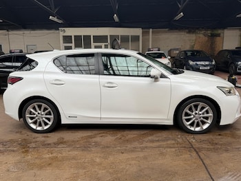 Used Lexus CT 2011 for sale - 76667808: Photo