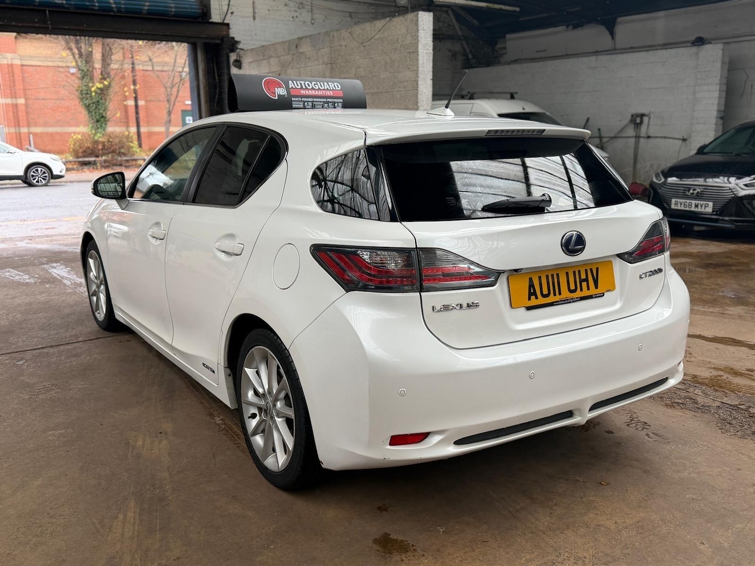 Used Lexus CT 2011 for sale - 76667808: Photo 3