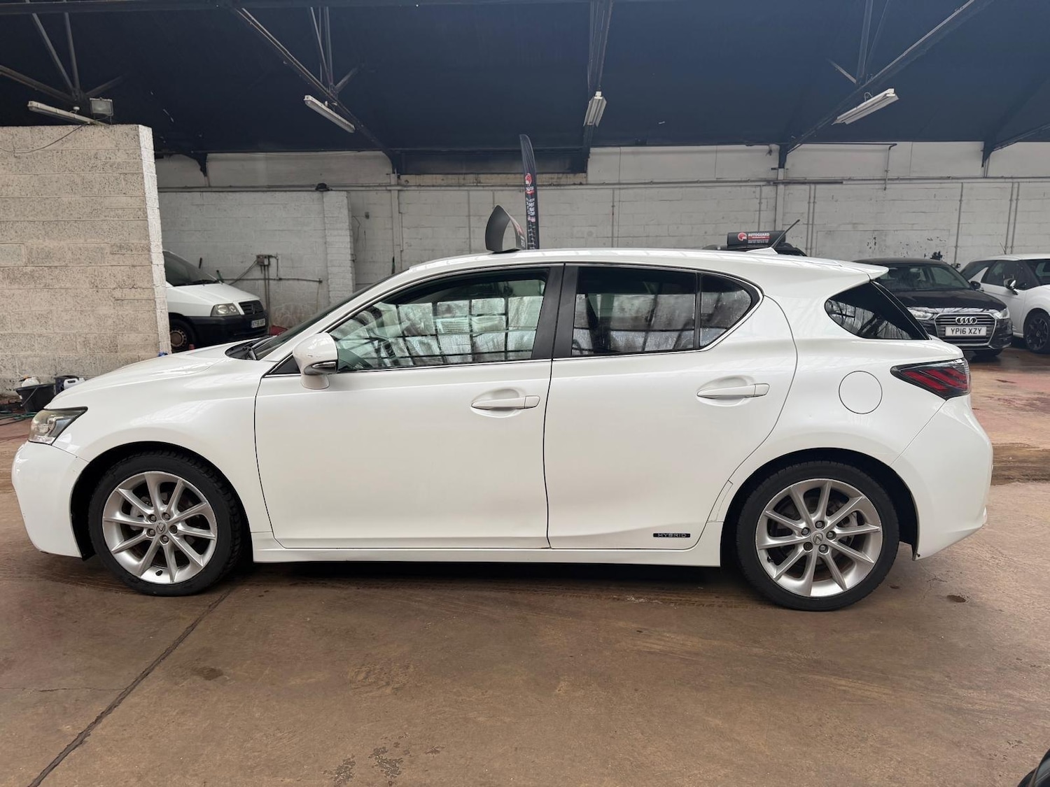 Used Lexus CT 2011 for sale - 76667808: Photo 6