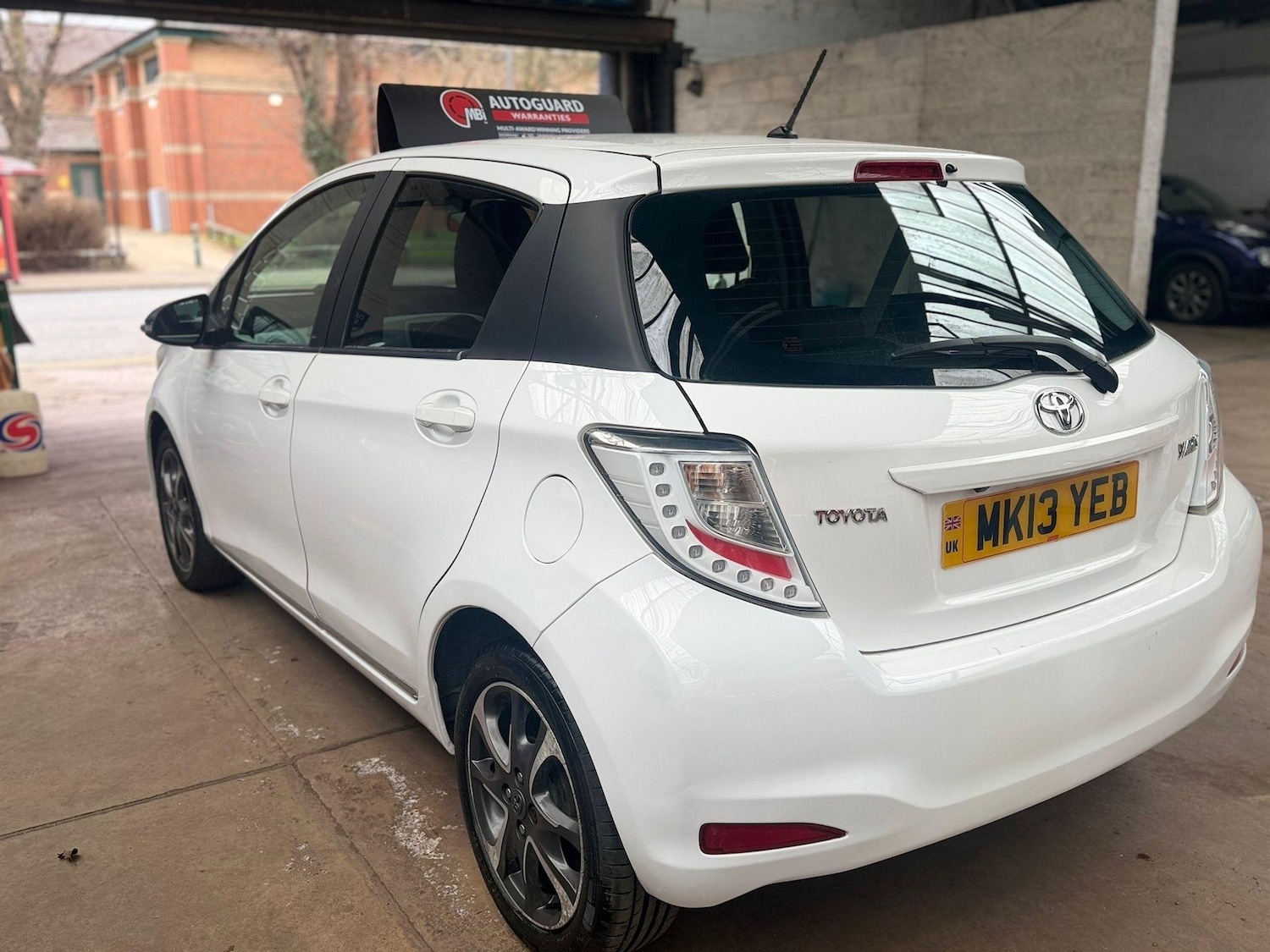 Used Toyota Yaris 2013 for sale - 77890707: Photo 3