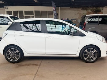 Used Toyota Yaris 2013 for sale - 77890707: Photo