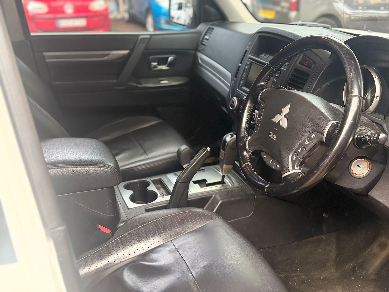 Used Mitsubishi Shogun 2011 for sale - 77890696: Photo 11