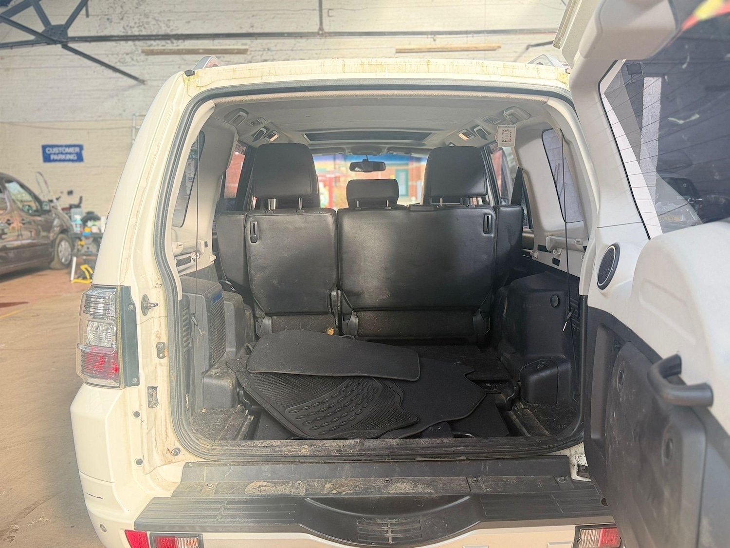 Used Mitsubishi Shogun 2011 for sale - 77890696: Photo 14