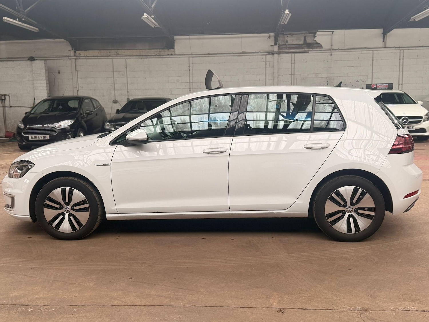 Used Volkswagen Golf 2018 for sale - 77626860: Photo 2