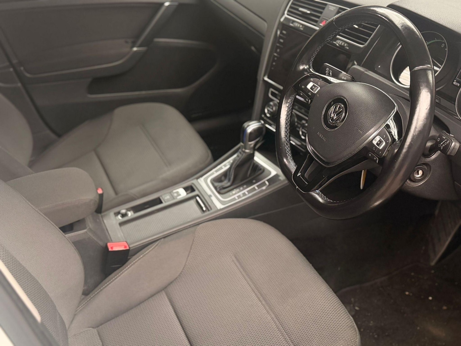 Used Volkswagen Golf 2018 for sale - 77626860: Photo 8