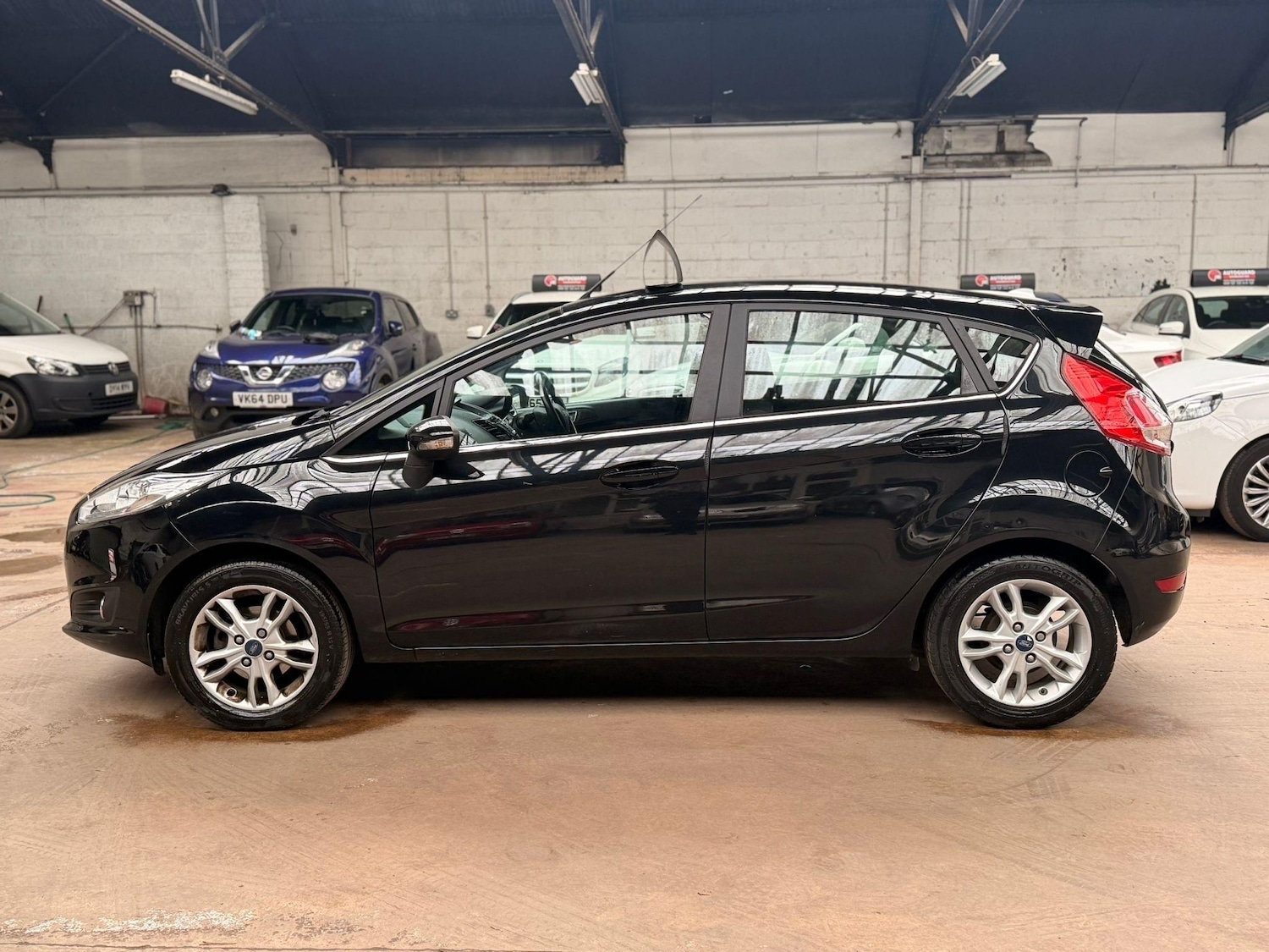 Used Ford Fiesta 2015 for sale - 77890702: Photo 2