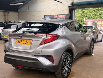 Used Toyota C-HR 2017 for sale - 79748607: Photo