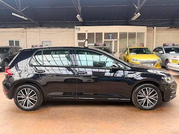 Used Volkswagen Golf 2017 for sale - 79512769: Photo