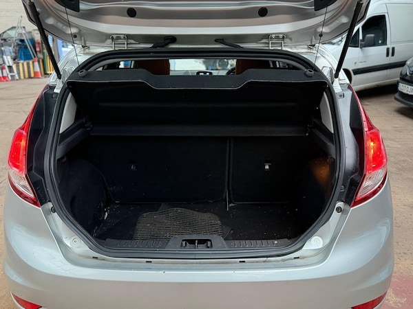 Used Ford Fiesta 2015 for sale - 76312679: Photo 11
