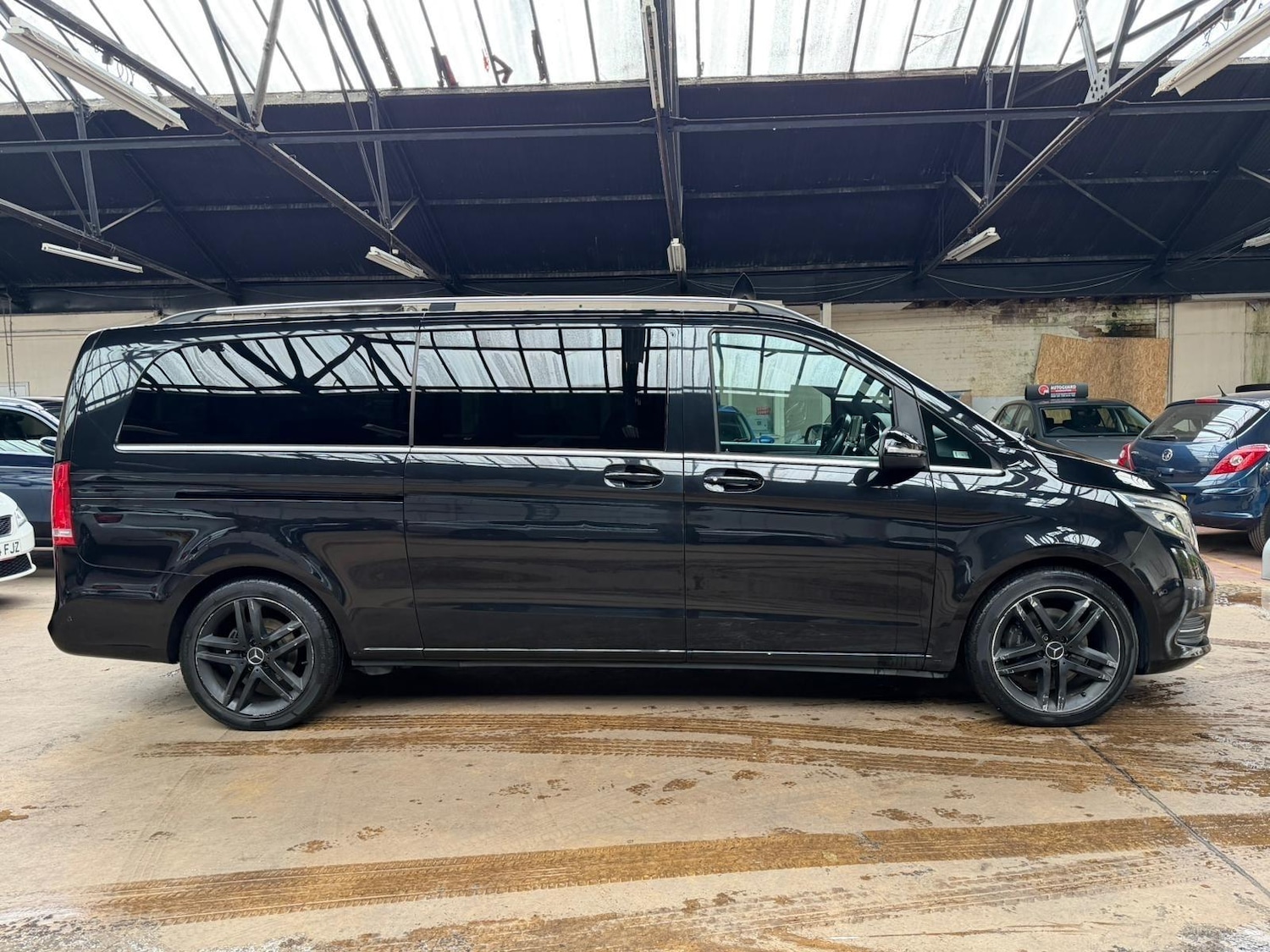 Used Mercedes-Benz V-Class 2015 for sale - 76539416: Photo 8