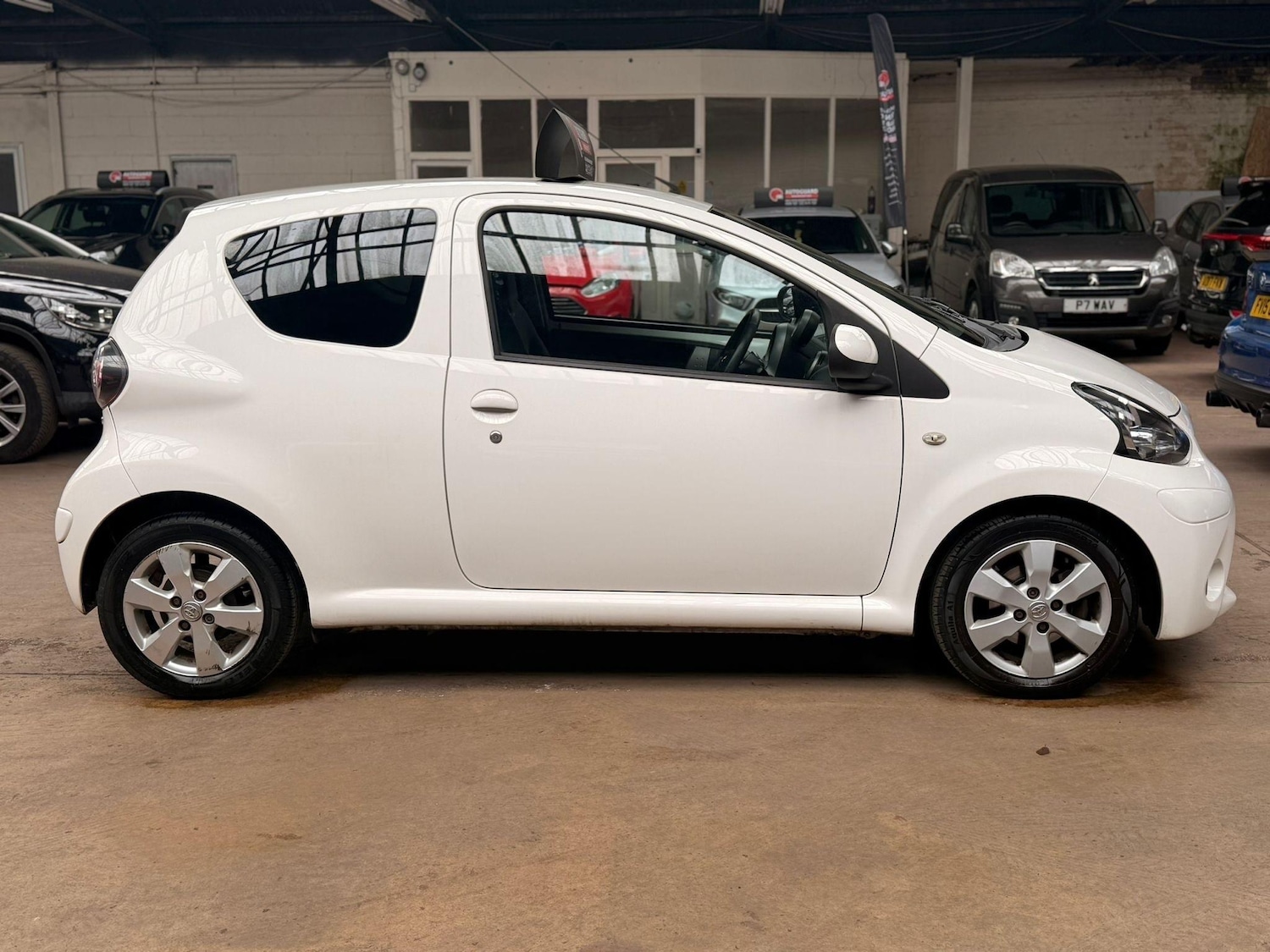 Used Toyota AYGO 2012 for sale - 78166731: Photo 9