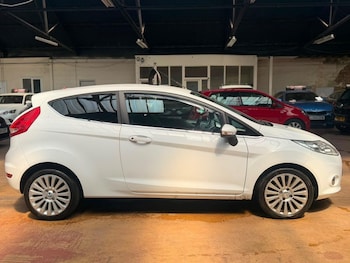Used Ford Fiesta 2010 for sale - 79154504: Photo