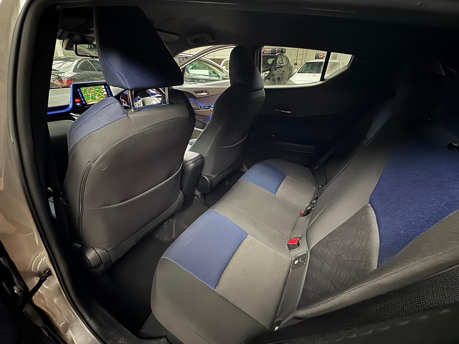 Used Toyota C-HR 2017 for sale - 76616690: Photo 11