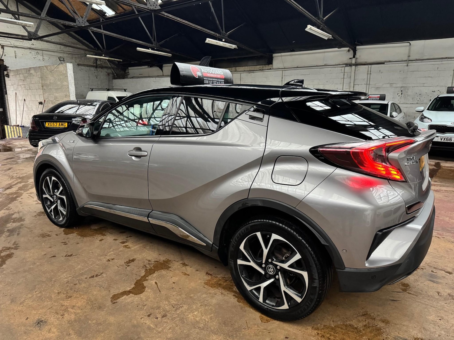 Used Toyota C-HR 2017 for sale - 76616690: Photo 3