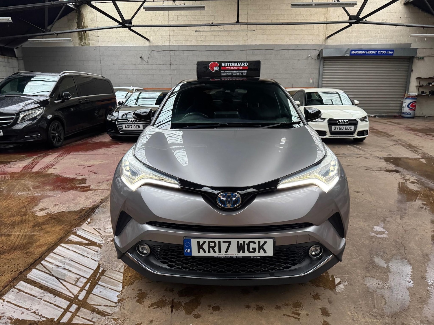 Used Toyota C-HR 2017 for sale - 76616690: Photo 4