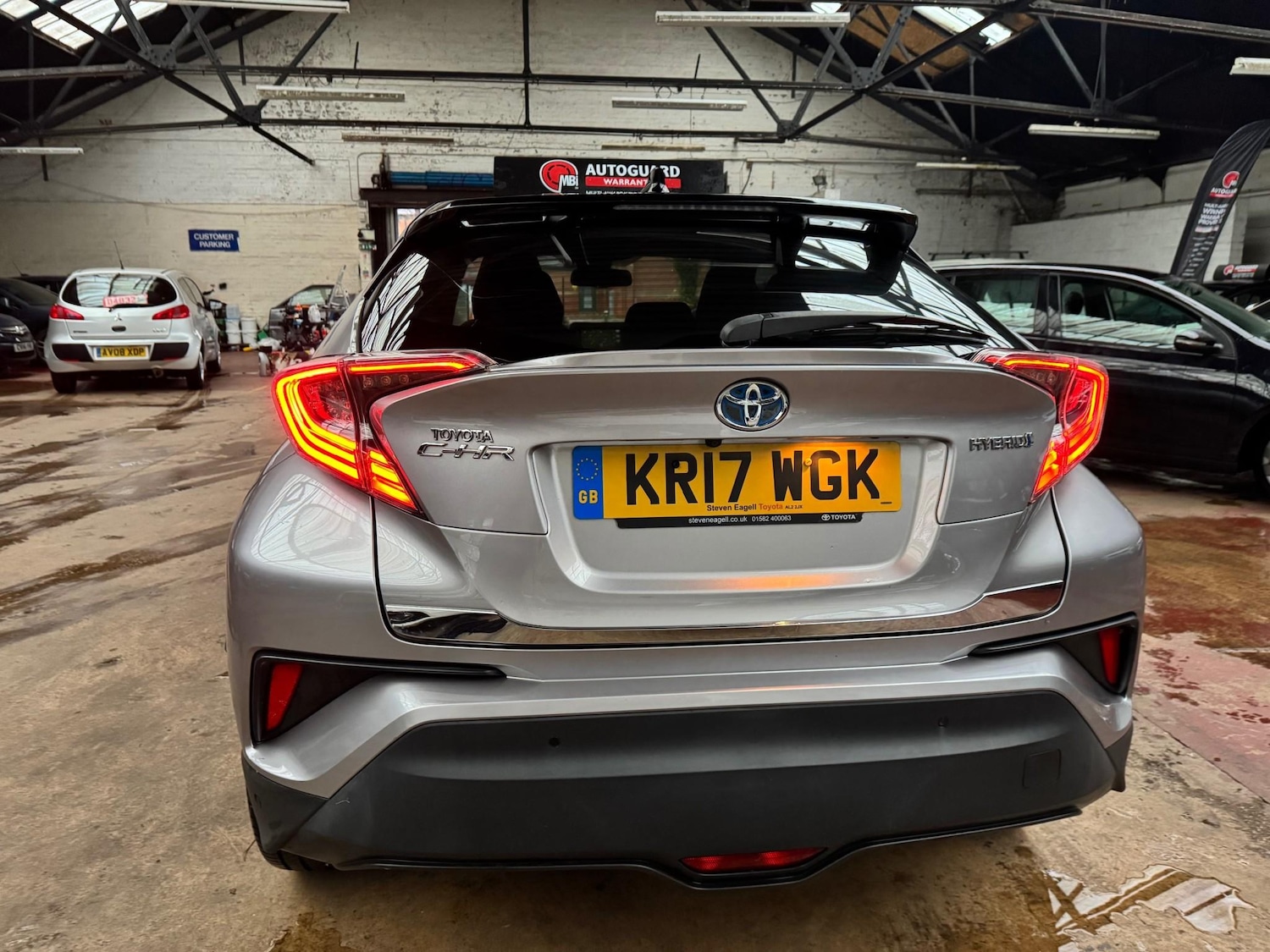 Used Toyota C-HR 2017 for sale - 76616690: Photo 5