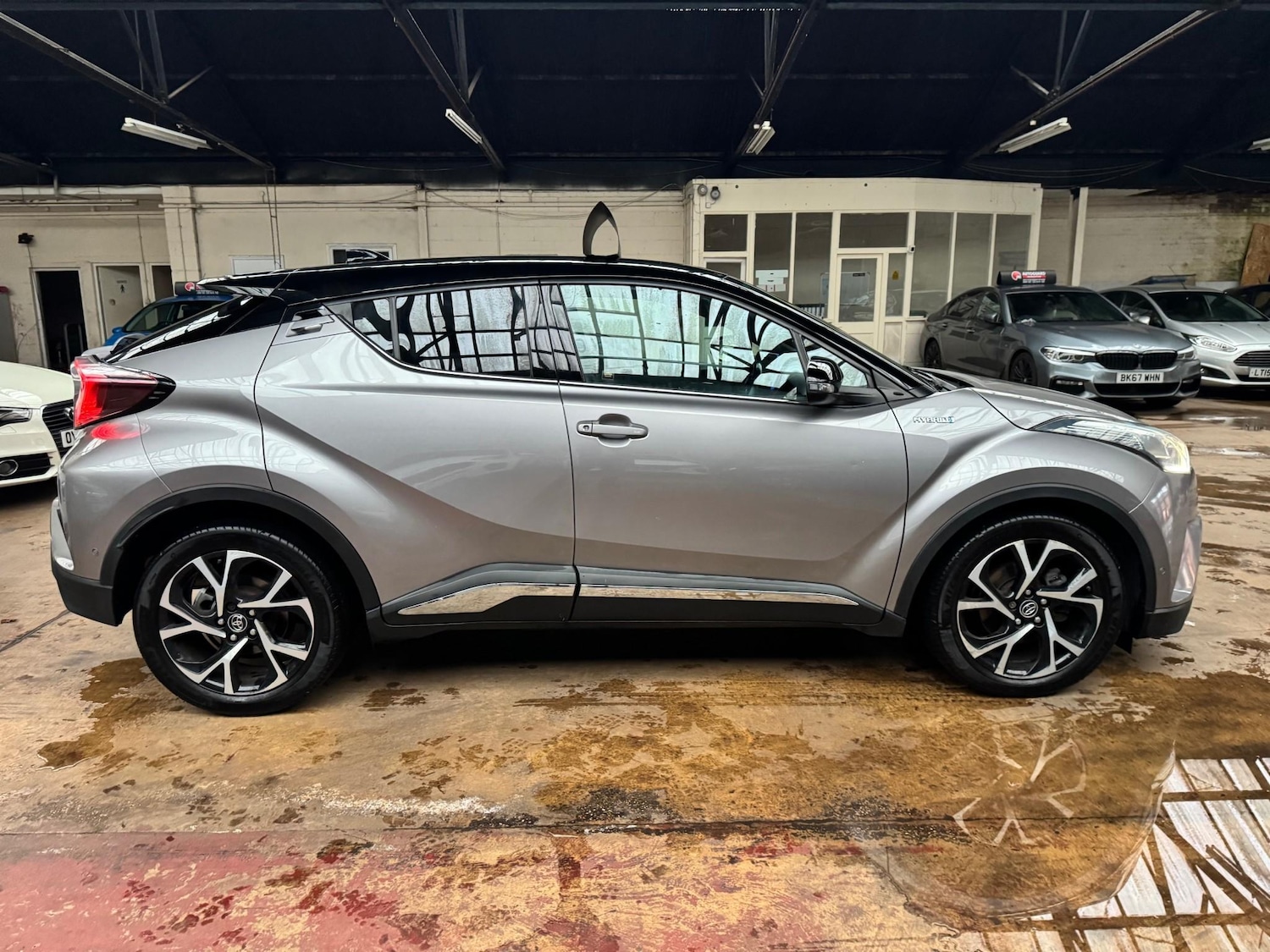 Used Toyota C-HR 2017 for sale - 76616690: Photo 7