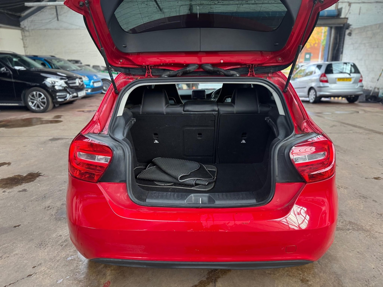 Used Mercedes-Benz A-Class 2013 for sale - 76355907: Photo 11