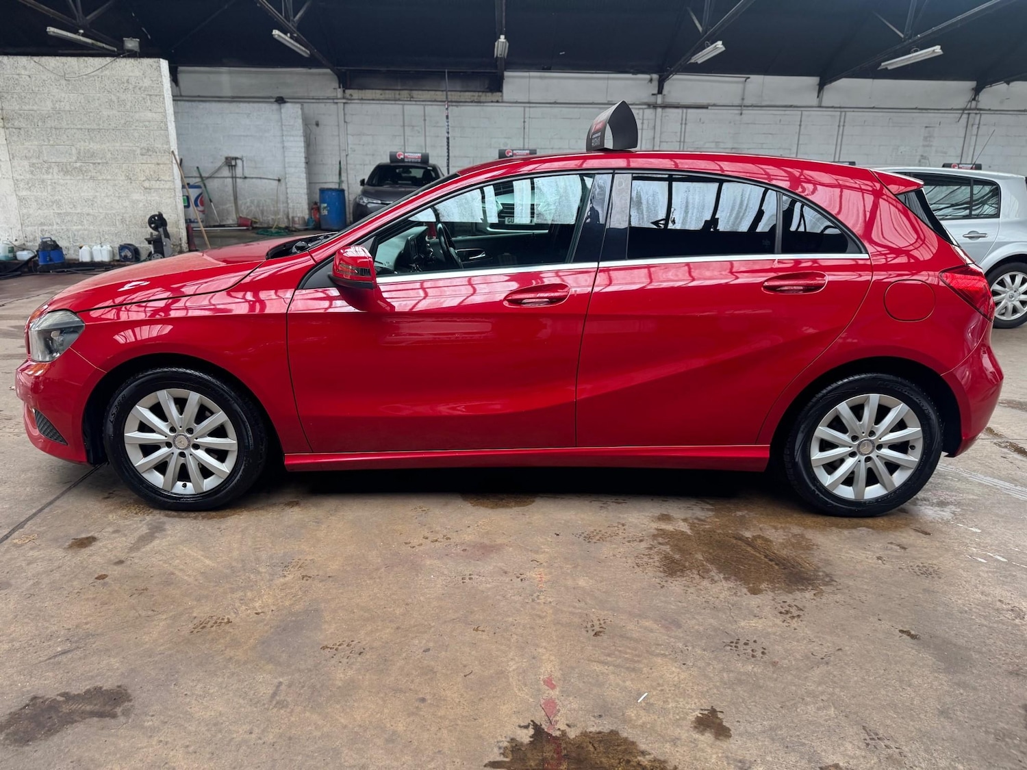 Used Mercedes-Benz A-Class 2013 for sale - 76355907: Photo 2