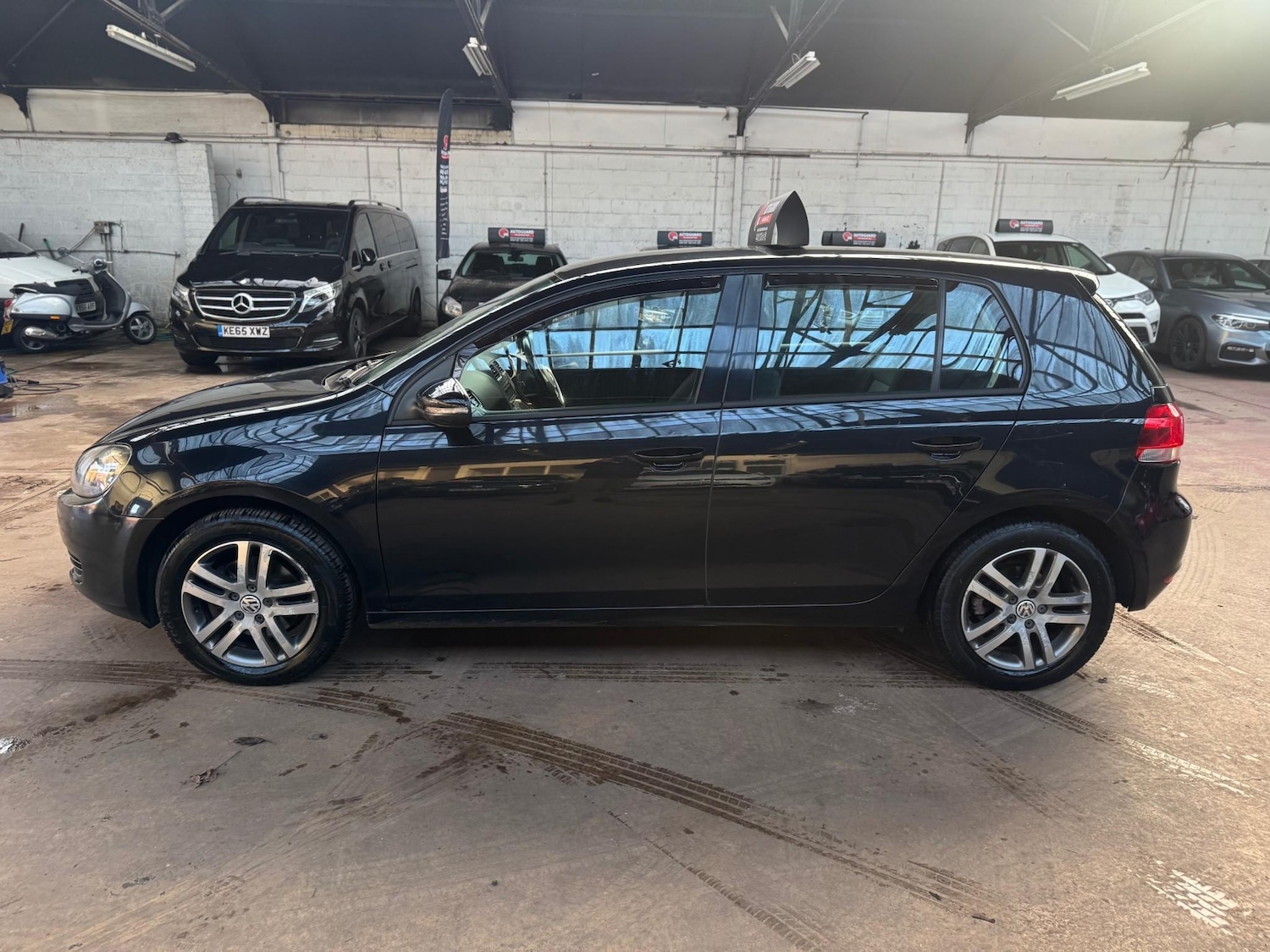 Used Volkswagen Golf 2009 for sale - 77044704: Photo 4