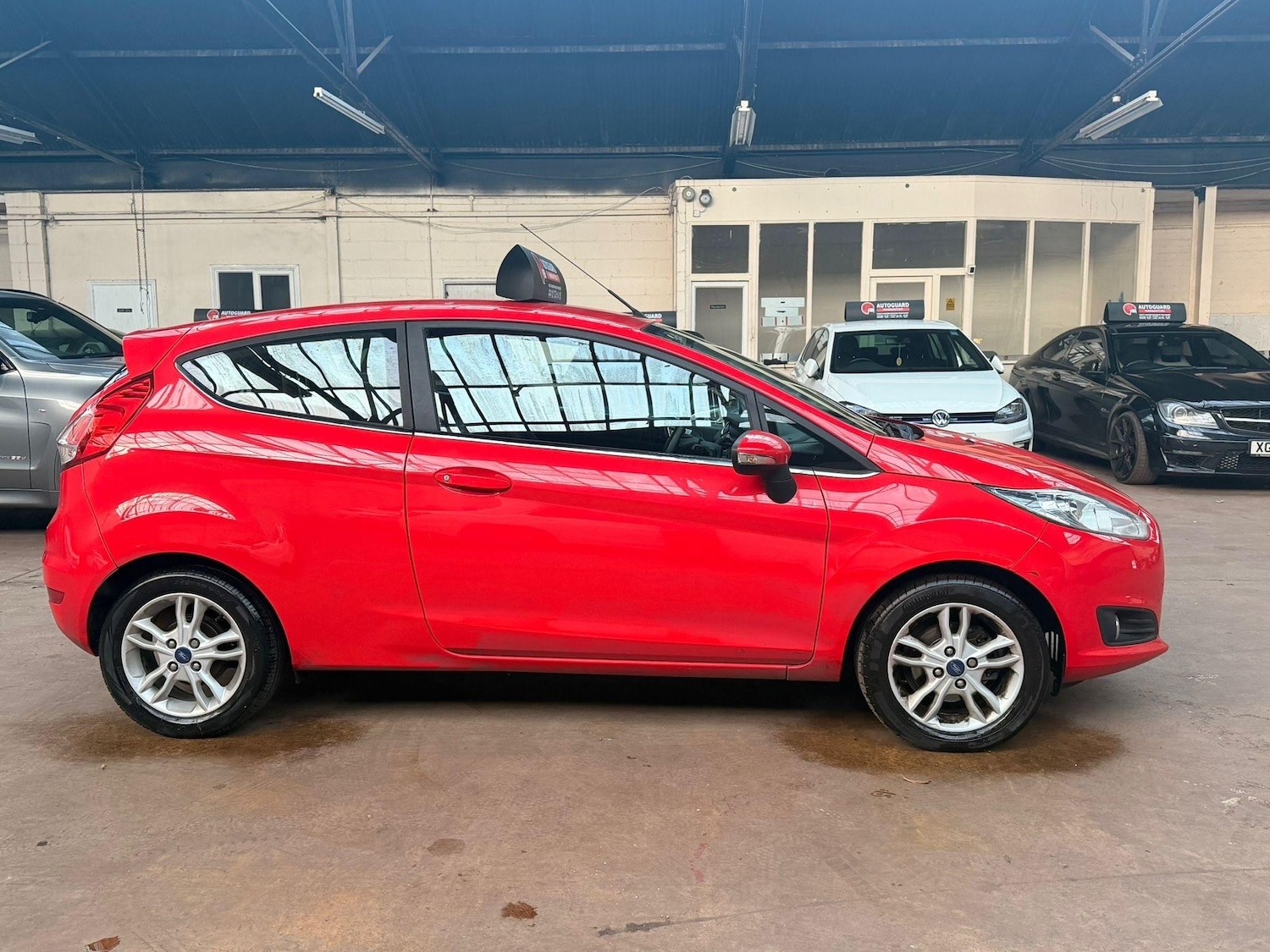 Used Ford Fiesta 2015 for sale - 77204851: Photo 2