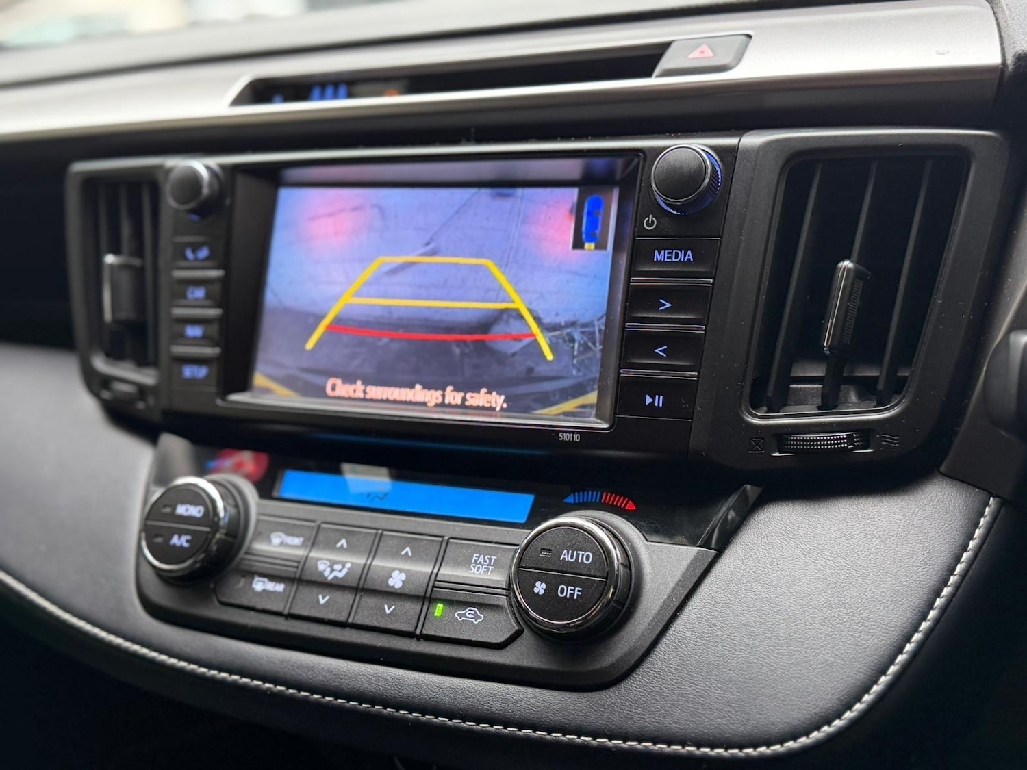 Used Toyota RAV4 2017 for sale - 76092307: Photo 10