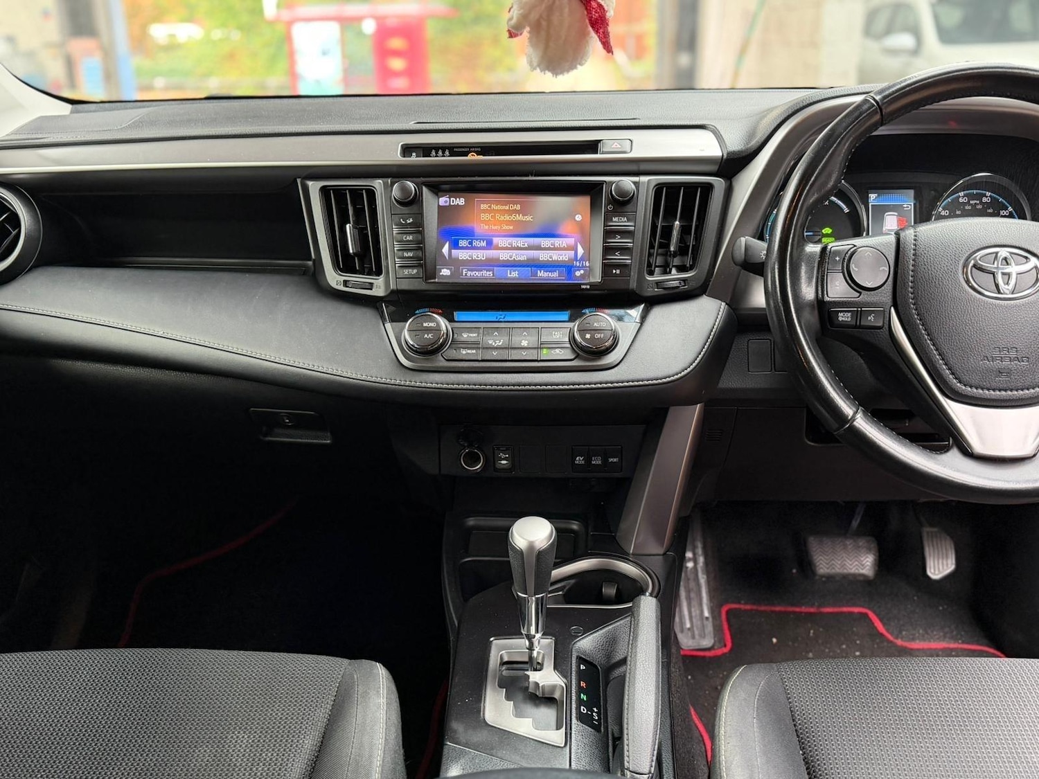 Used Toyota RAV4 2017 for sale - 76092307: Photo 13