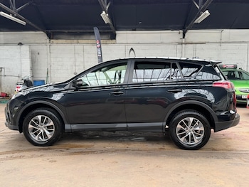 Used Toyota RAV4 2017 for sale - 76092307: Photo 2