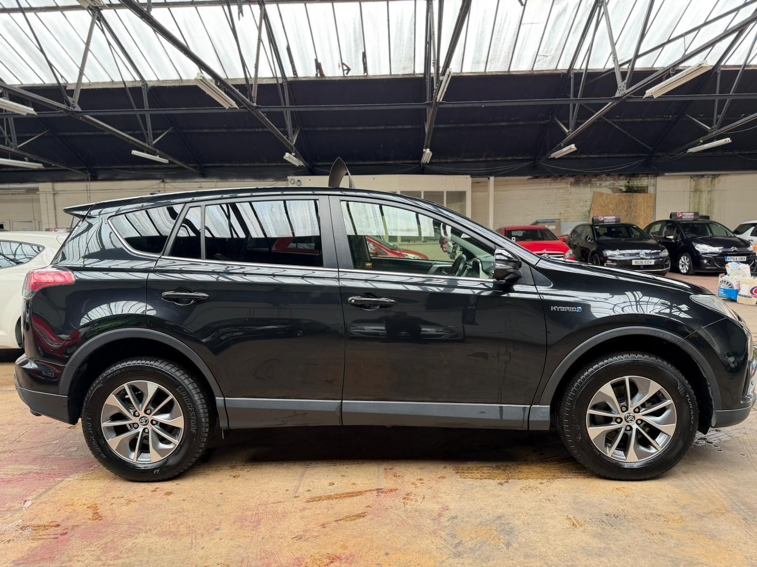 Used Toyota RAV4 2017 for sale - 76092307: Photo 3