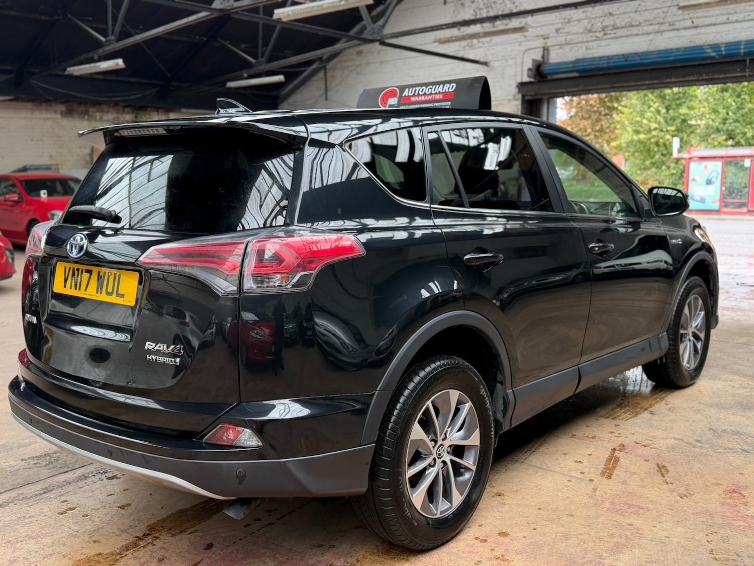 Used Toyota RAV4 2017 for sale - 76092307: Photo 8