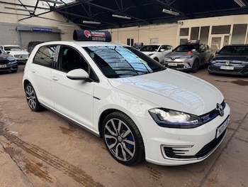 Used Volkswagen Golf 2016 for sale - 76667807: Photo