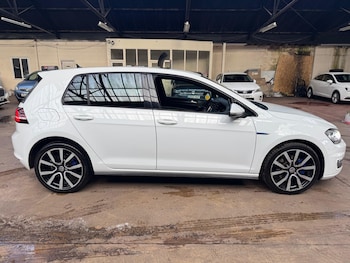 Used Volkswagen Golf 2016 for sale - 76667807: Photo