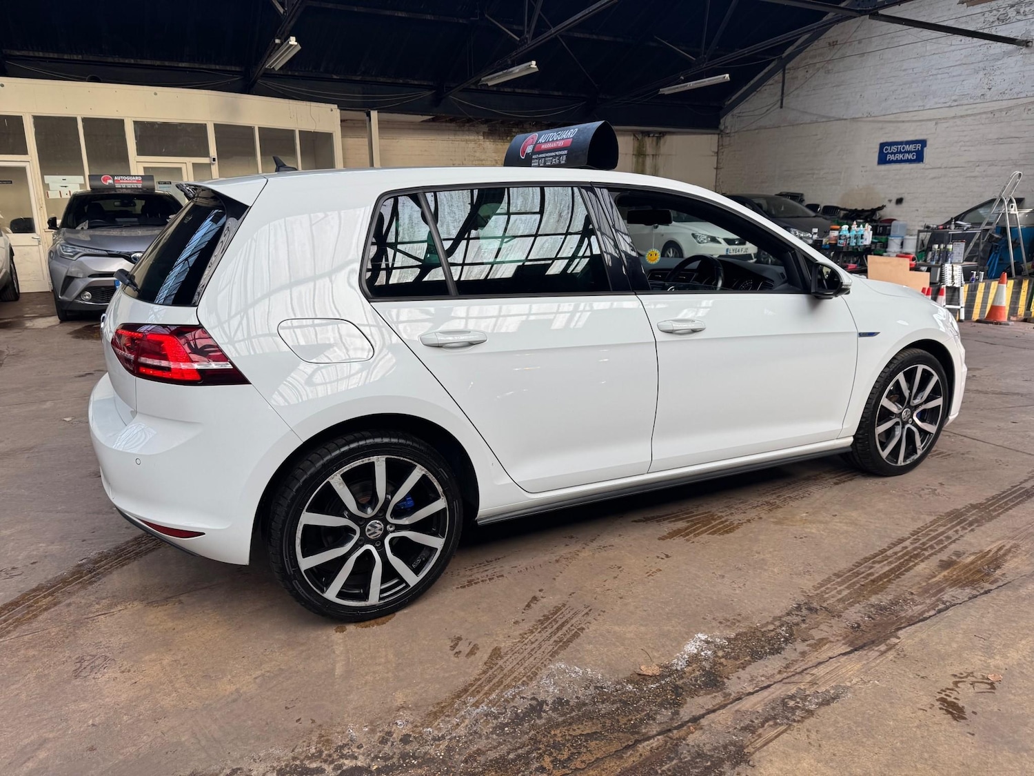 Used Volkswagen Golf 2016 for sale - 76667807: Photo 3