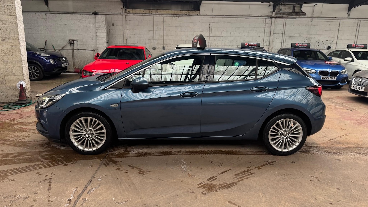 Used Vauxhall Astra 2015 for sale - 77890698: Photo 2