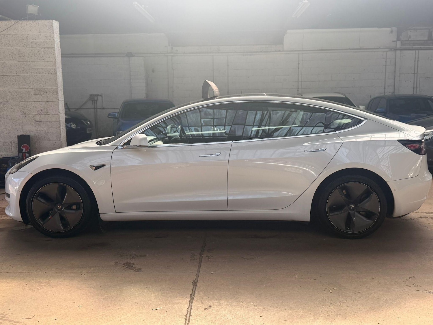 Used Tesla Model 3 2019 for sale - 77935431: Photo 2