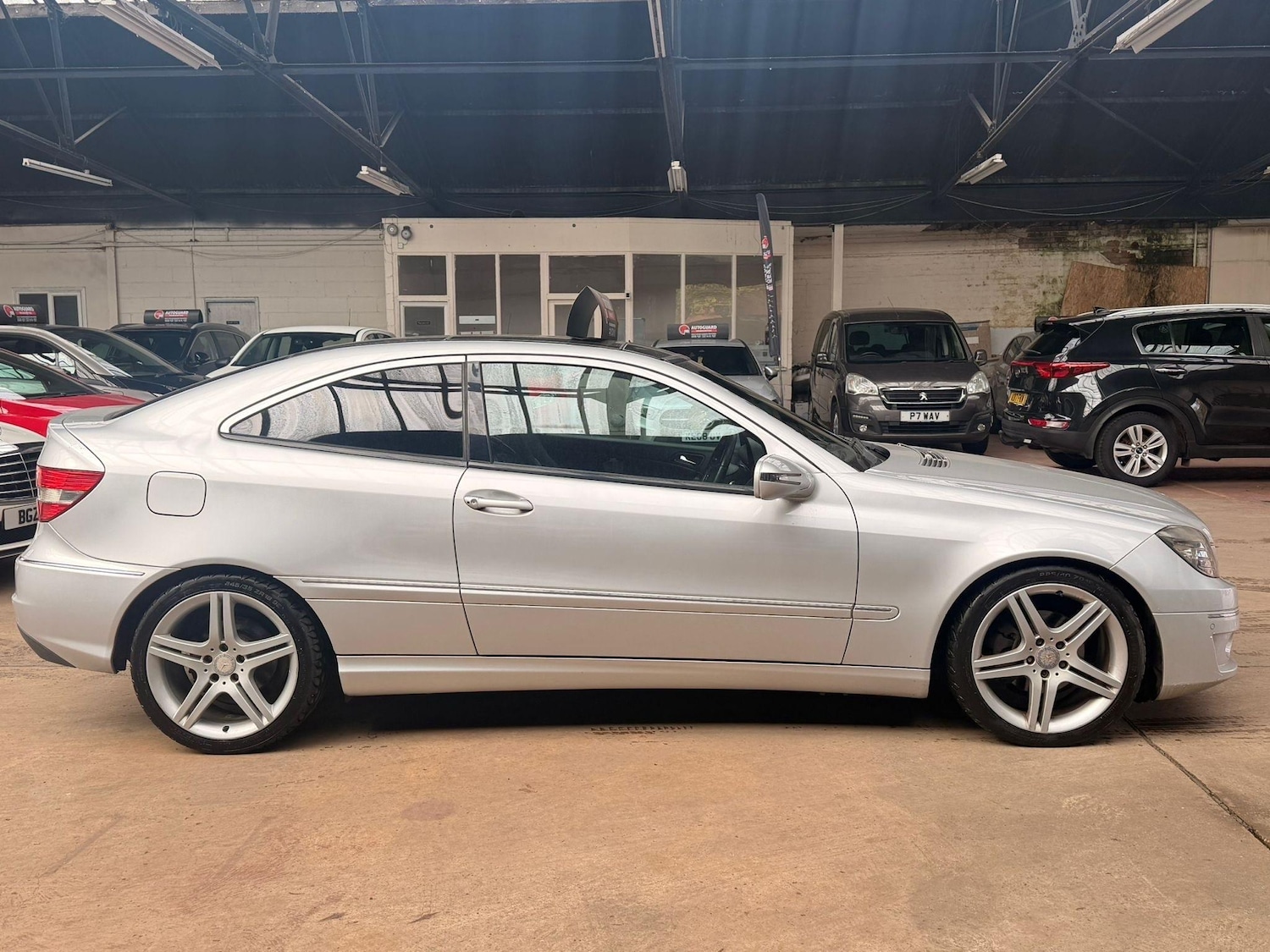 Used Mercedes-Benz CLC Class 2009 for sale - 78148432: Photo 4