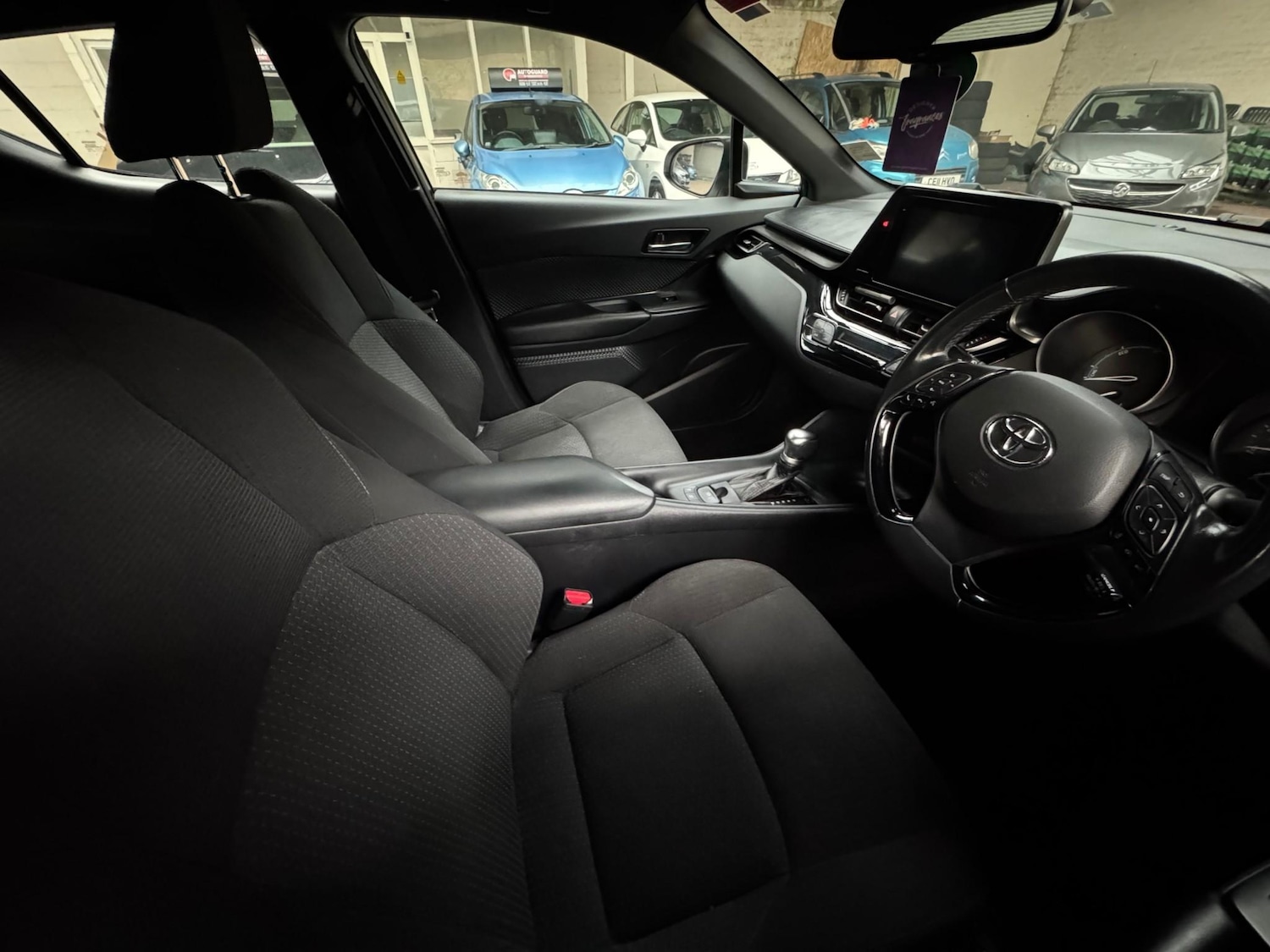 Used Toyota C-HR 2018 for sale - 76539415: Photo 11