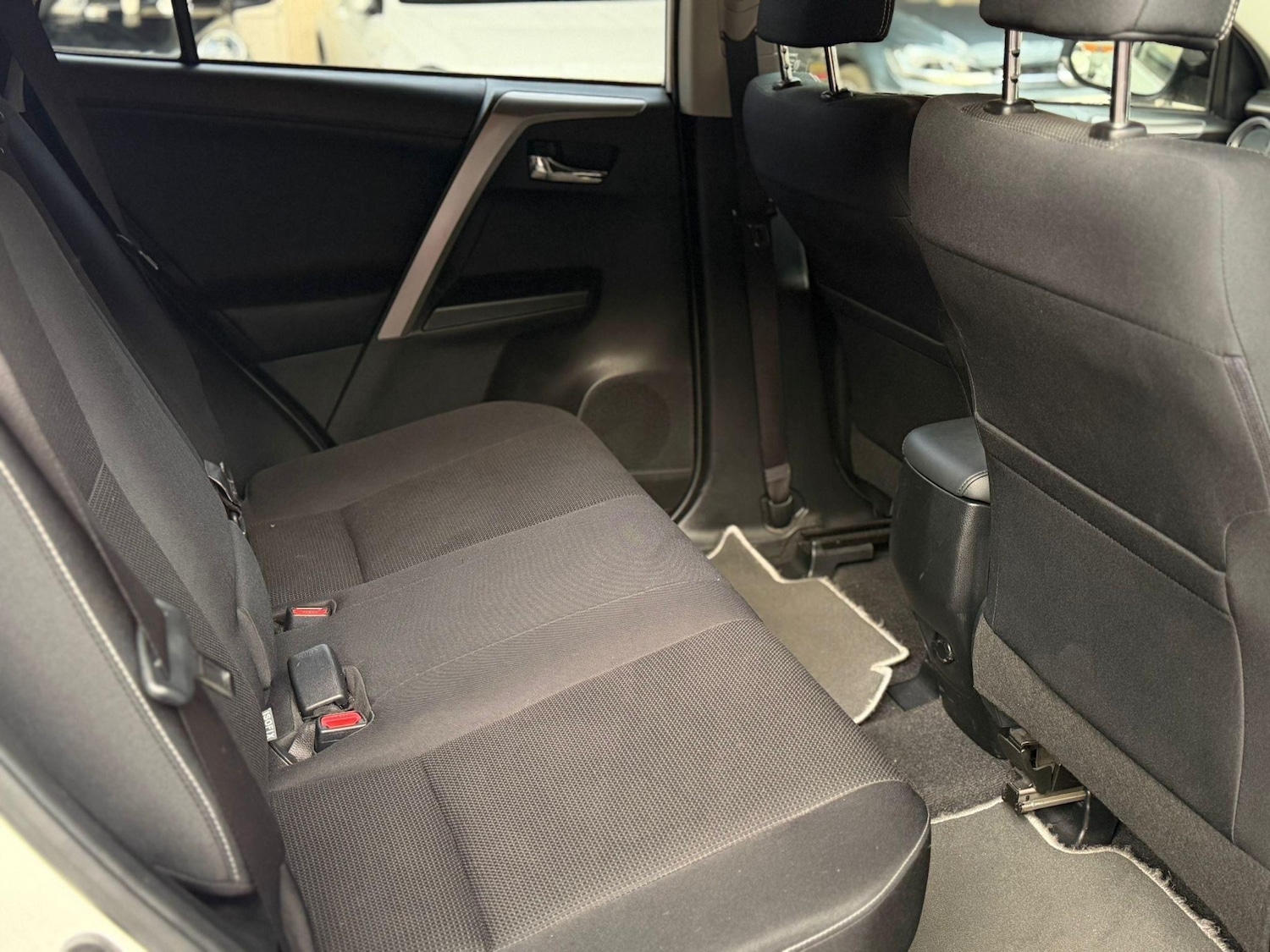 Used Toyota RAV4 2016 for sale - 76690662: Photo 14