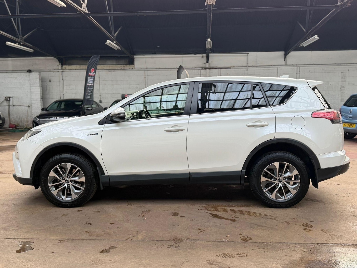 Used Toyota RAV4 2016 for sale - 76690662: Photo 4