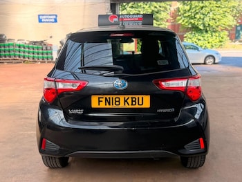 Used Toyota Yaris 2018 for sale - 79304949: Photo
