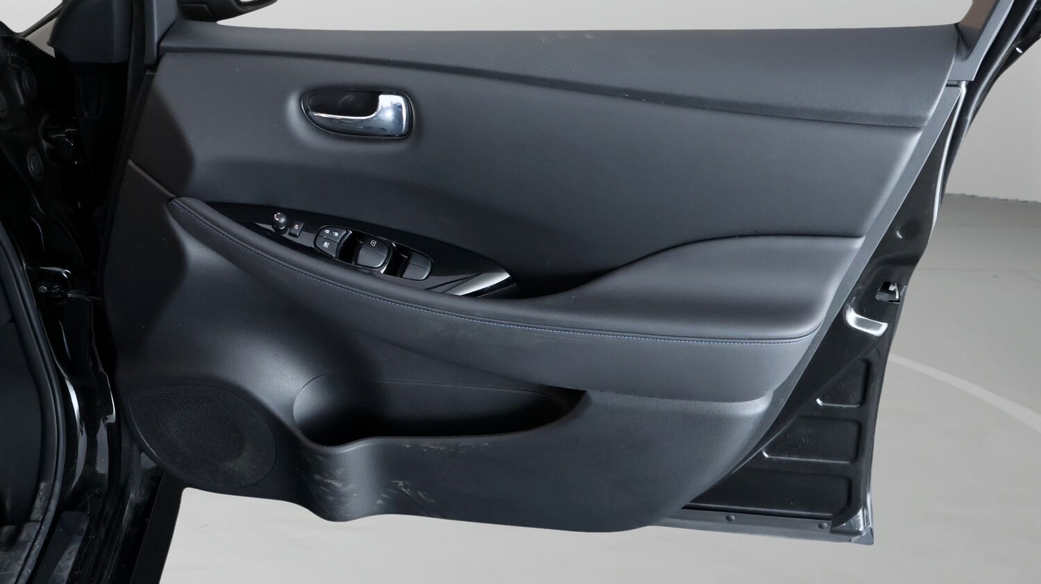 Used Nissan Leaf for sale - 77729215: Photo 15