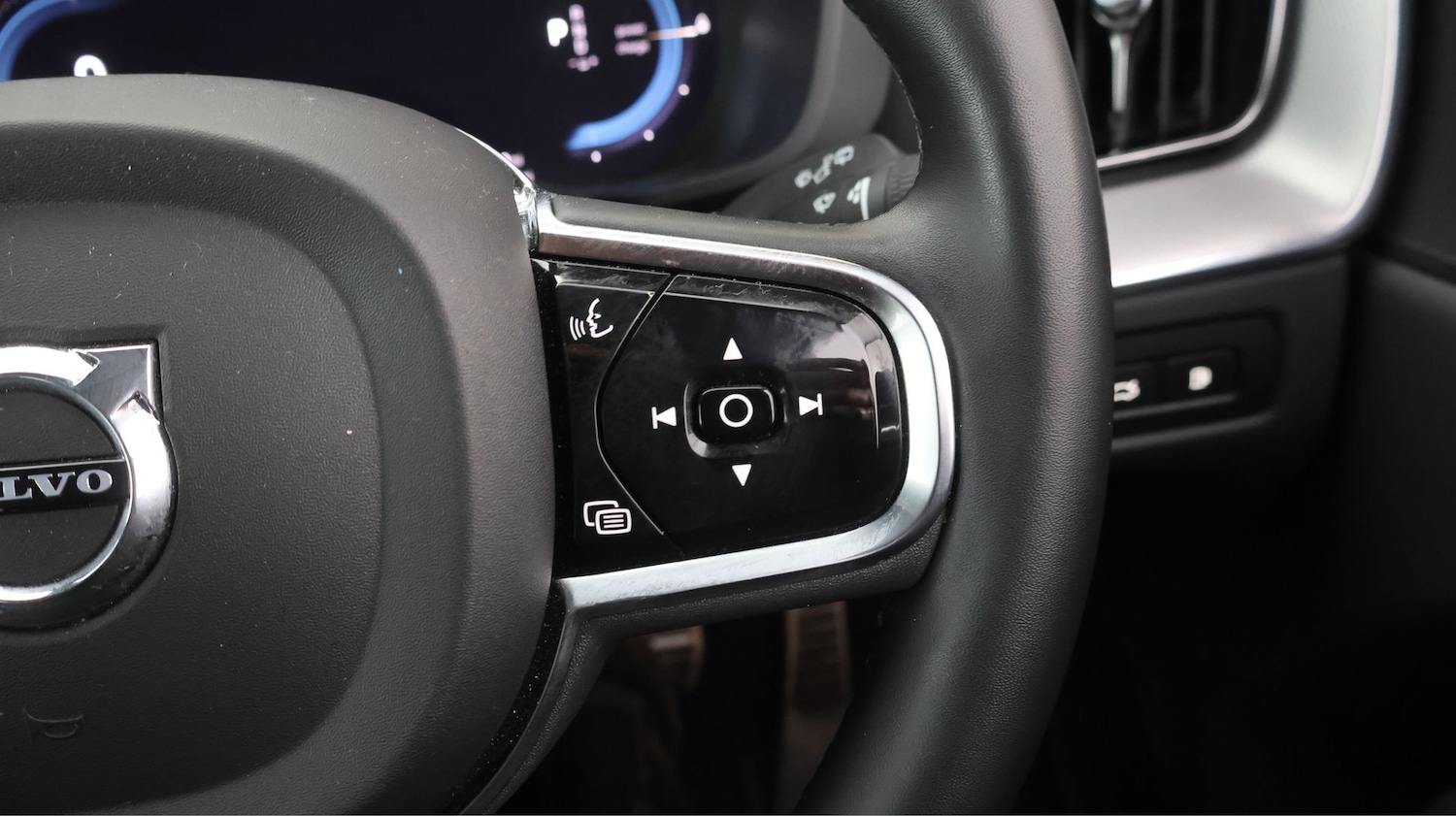 Used Volvo XC60 2022 for sale - 77656049: Photo 25