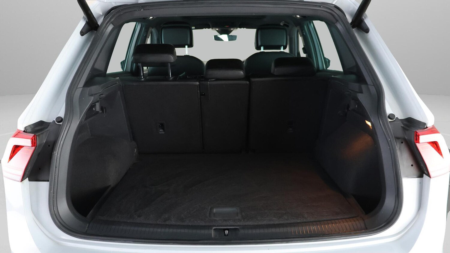 Used Volkswagen Tiguan 2019 for sale - 76381328: Photo 16