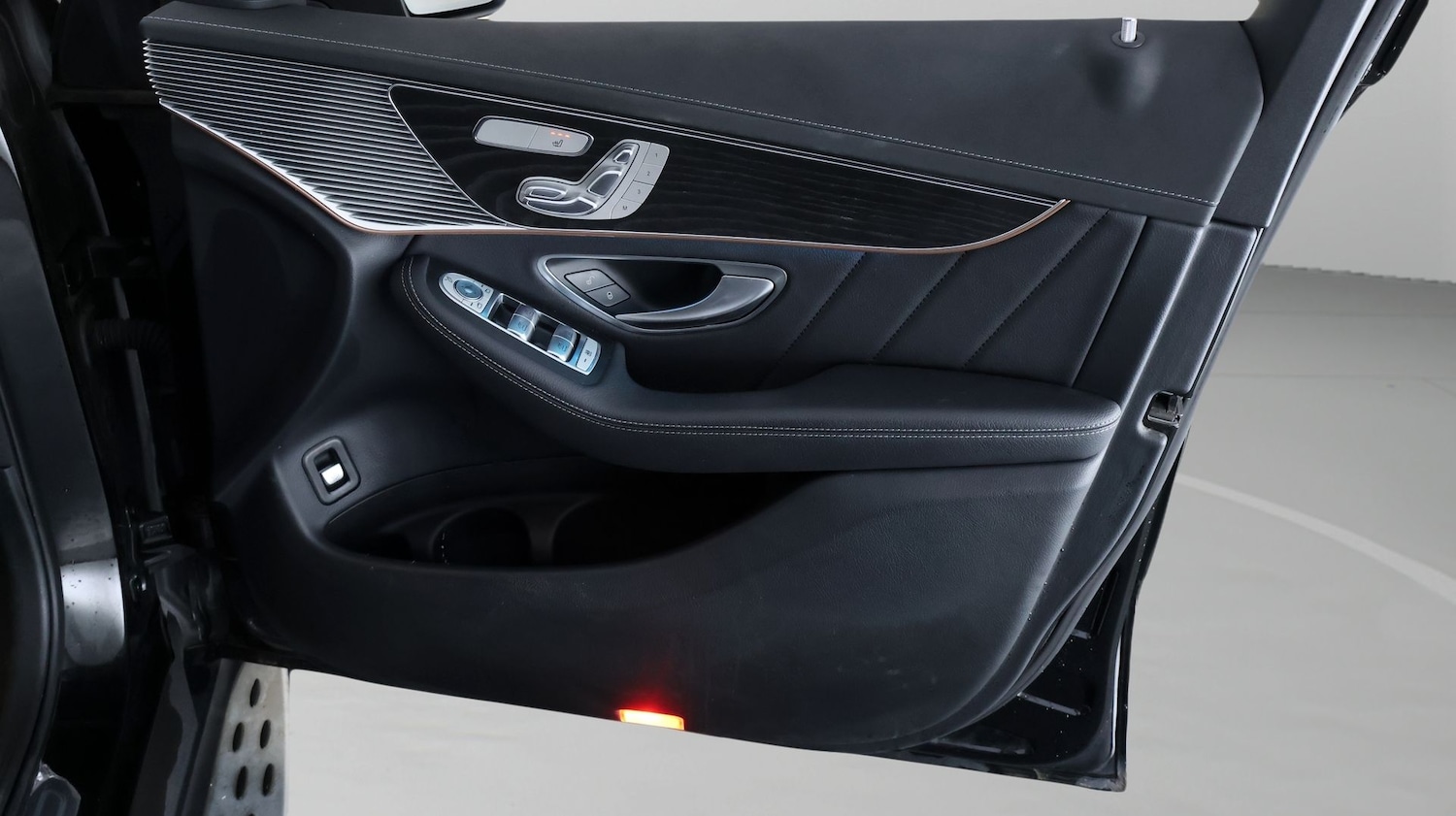 Used Mercedes-Benz EQC 2022 for sale - 77563140: Photo 14