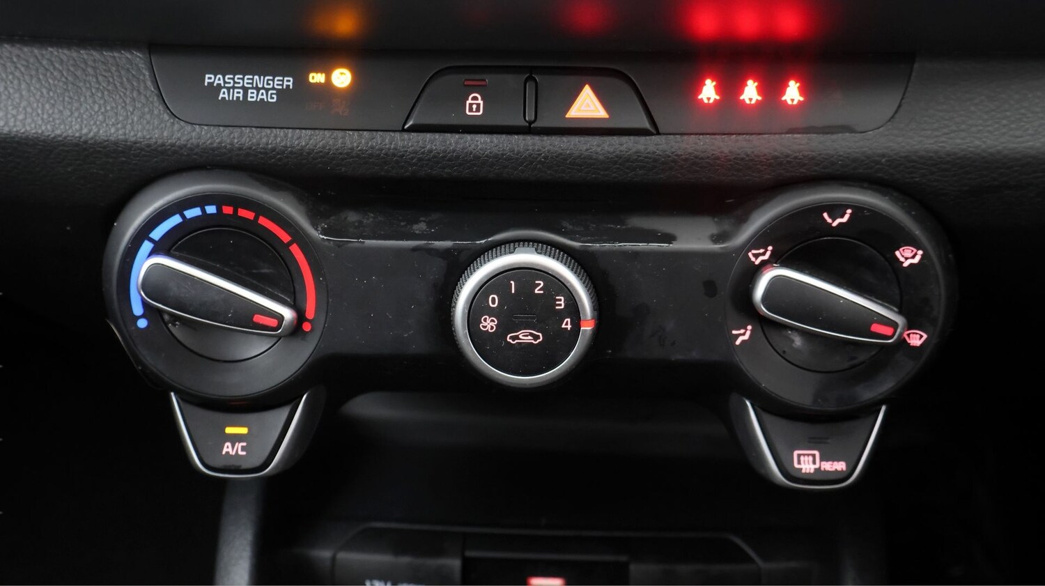 Used Kia Stonic 2021 for sale - 77528088: Photo 11