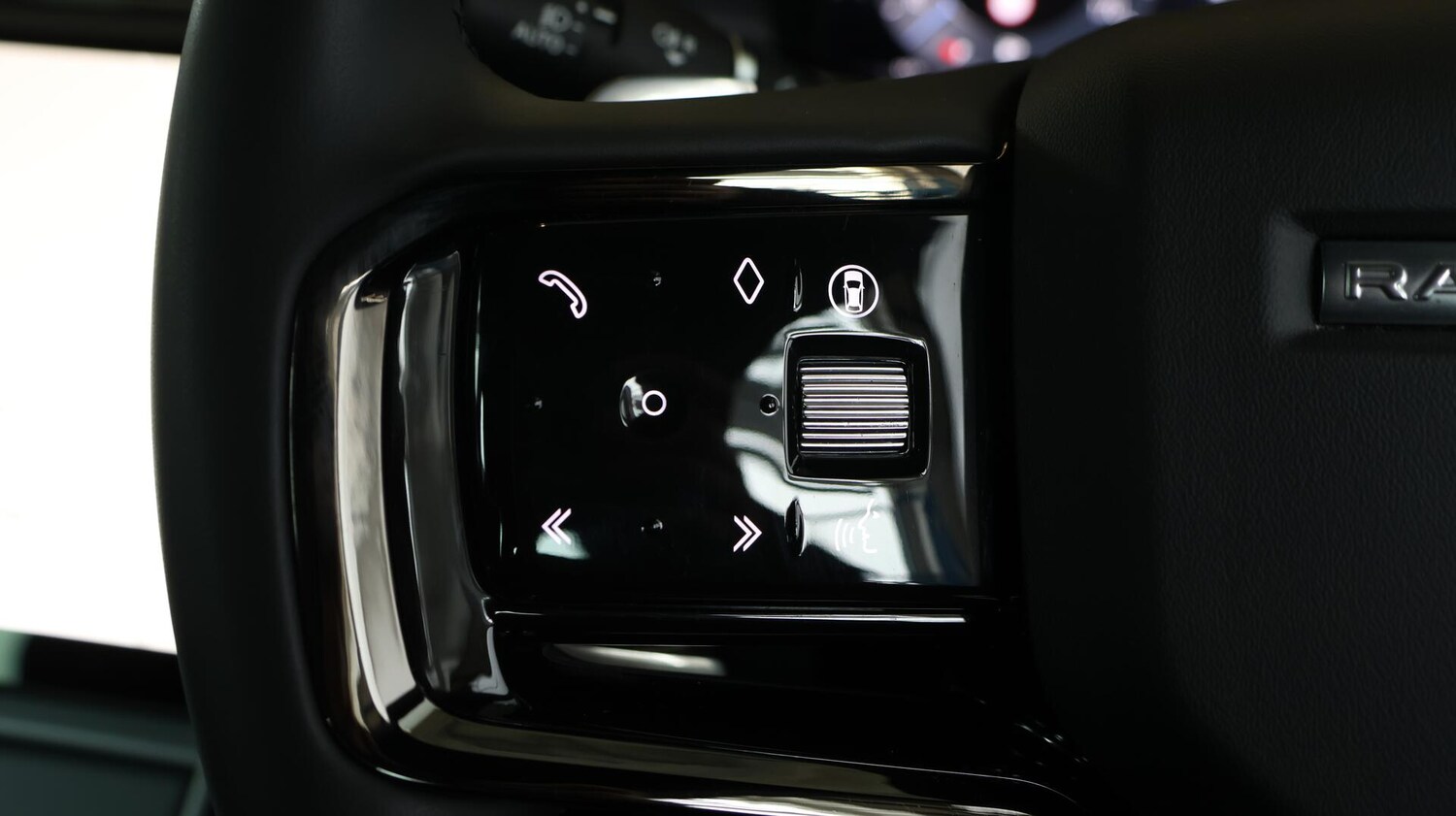 Used Land Rover Range Rover Evoque 2024 for sale - 76549060: Photo 24