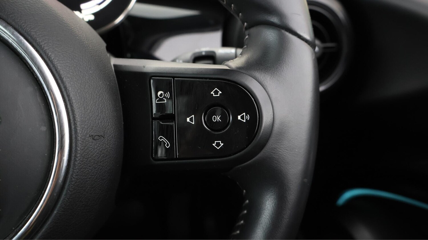 Used MINI Hatch 2023 for sale - 76702238: Photo 24