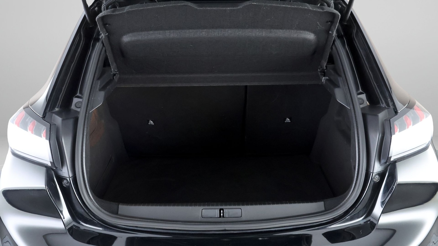 Used Peugeot 208 2021 for sale - 77708504: Photo 17