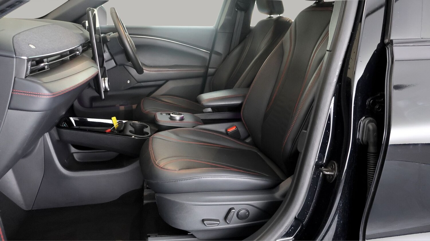 Used Ford Mustang Mach-E 2023 for sale - 77737013: Photo 13